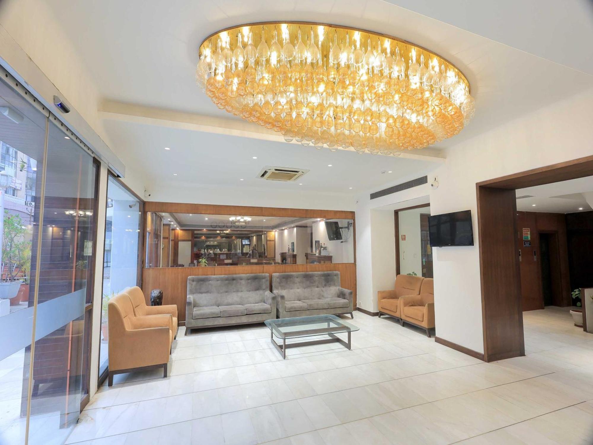 Palette Hotel Surya Vadodara Extérieur photo